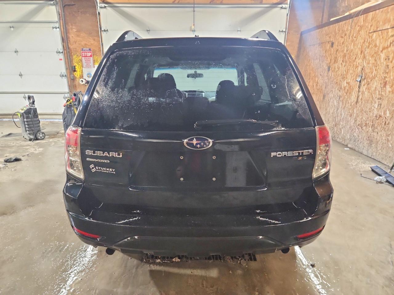 2010 SUBARU FORESTER photo 6
