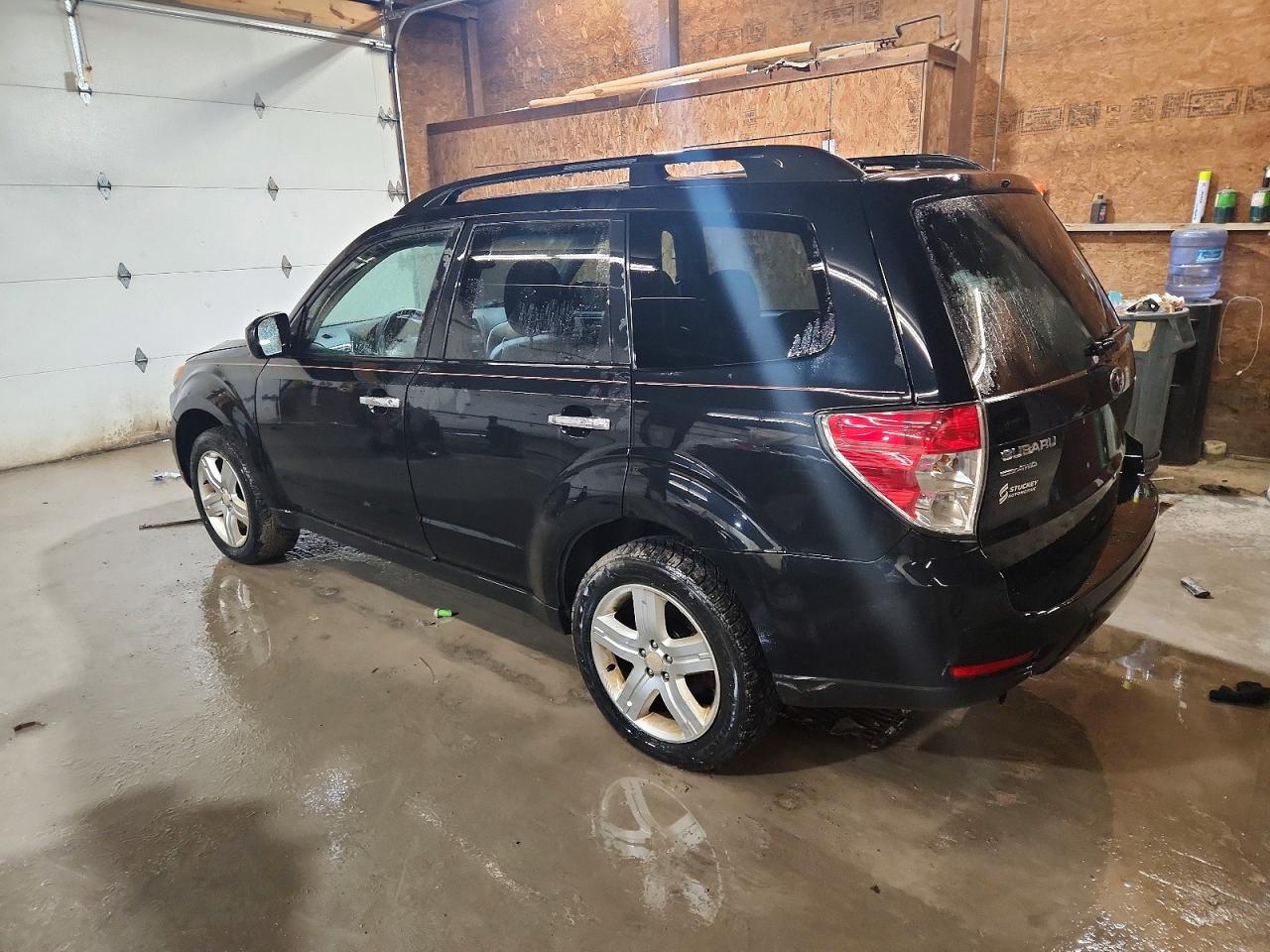 2010 SUBARU FORESTER photo 2
