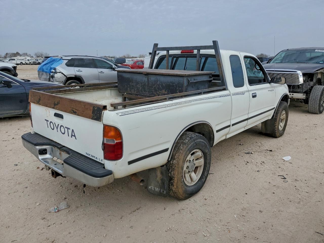 1996 TOYOTA TACOMA XTRACAB photo 3