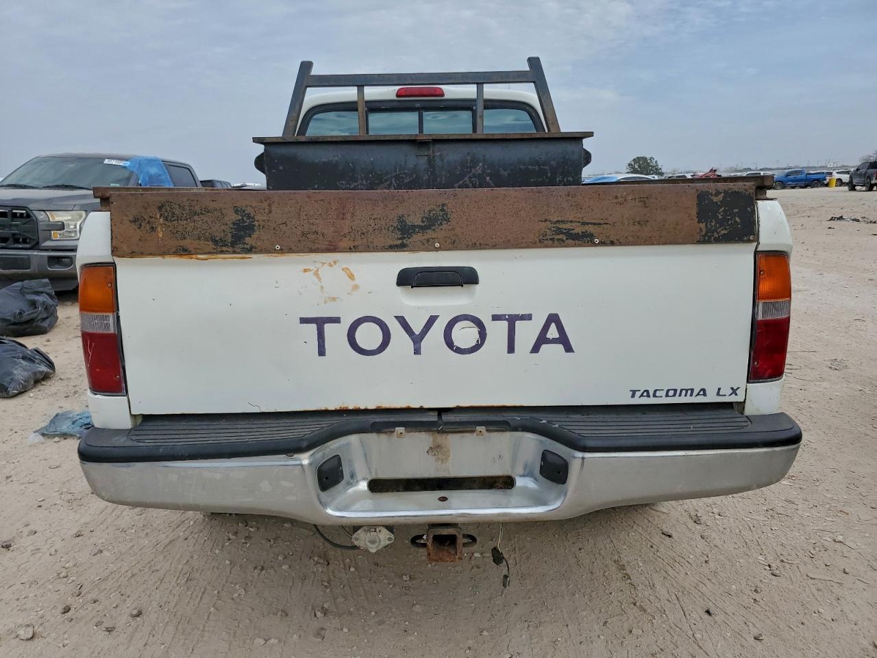 1996 TOYOTA TACOMA XTRACAB photo 6