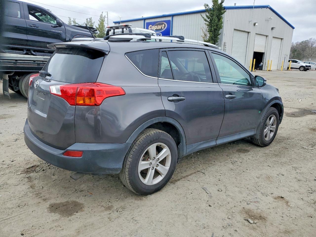 2014 TOYOTA RAV4 XLE photo 3