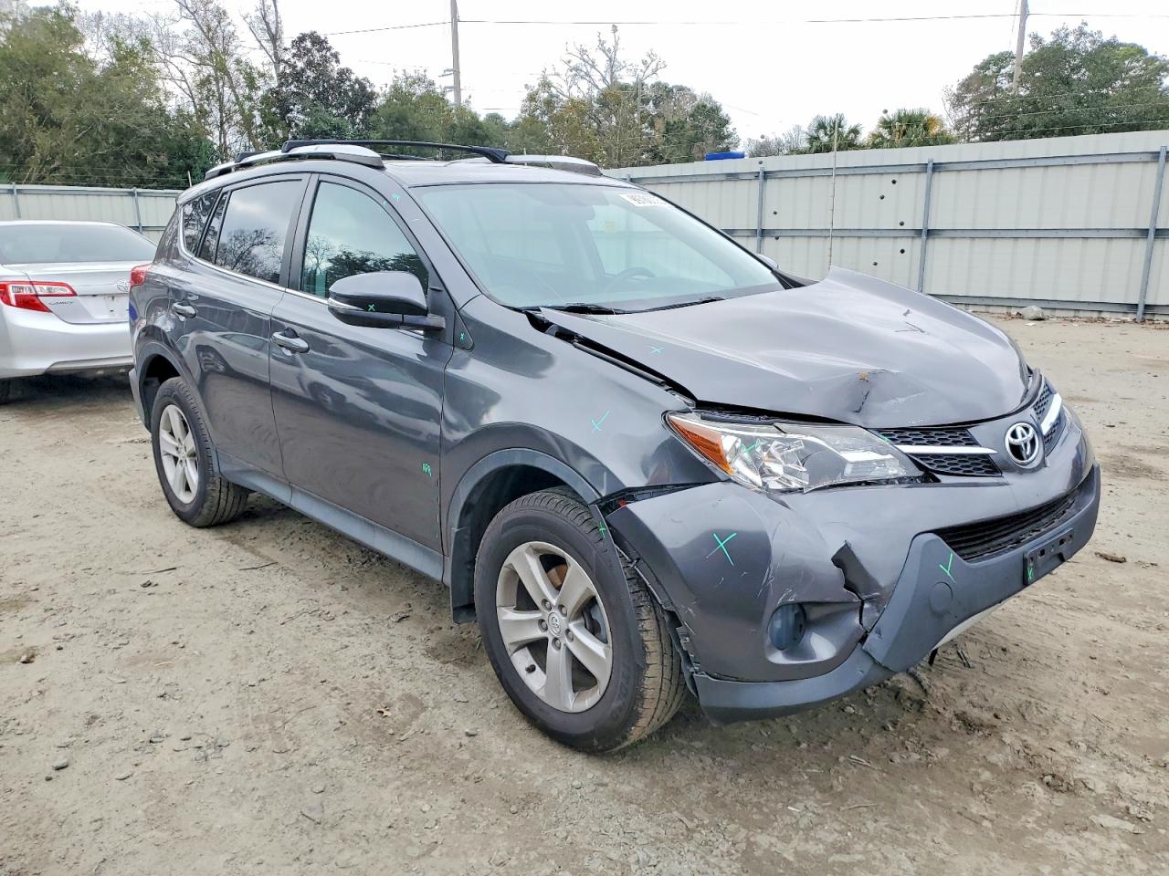 2014 TOYOTA RAV4 XLE photo 4
