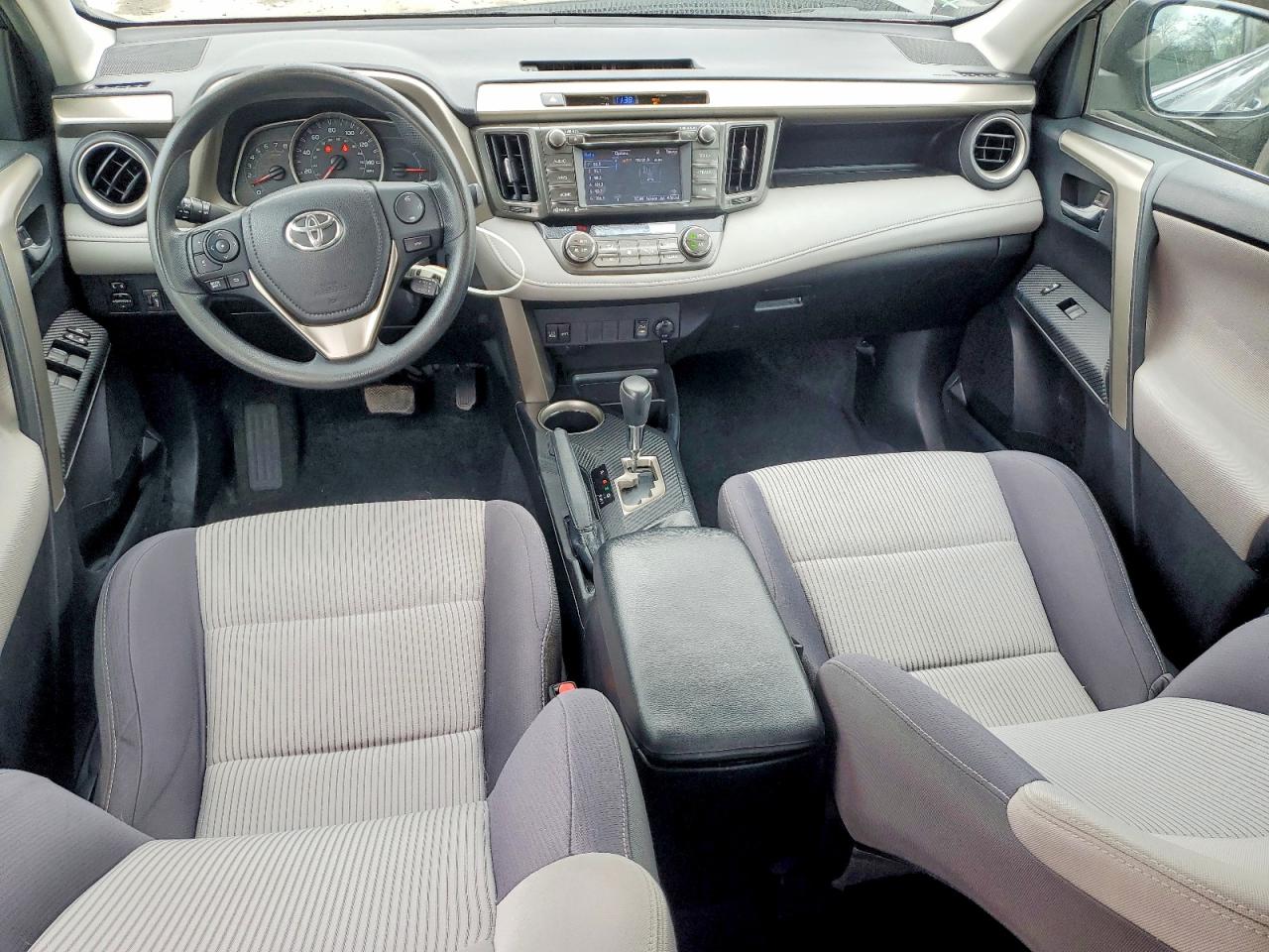 2014 TOYOTA RAV4 XLE photo 8