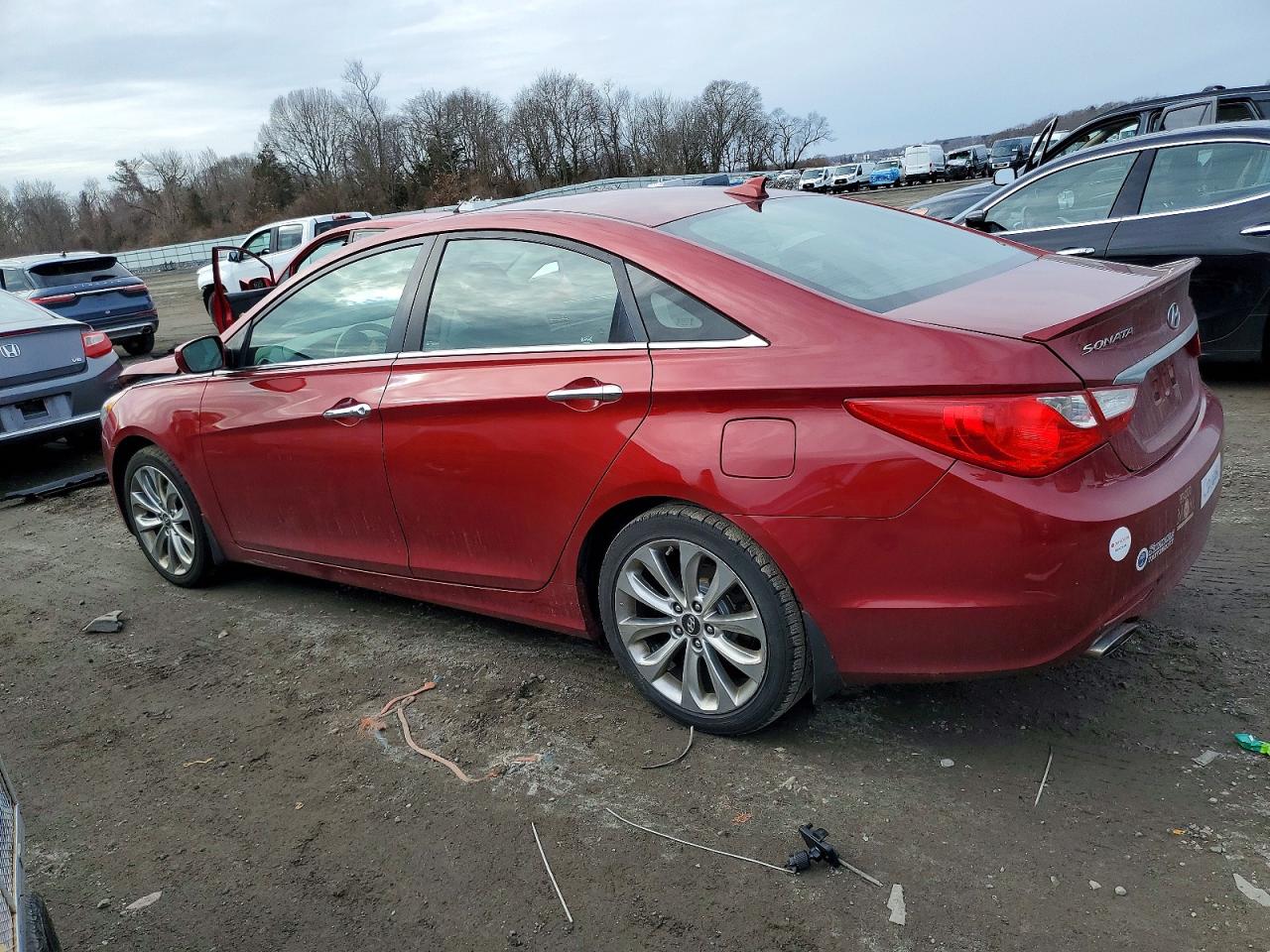 2012 HYUNDAI SONATA SE photo 2
