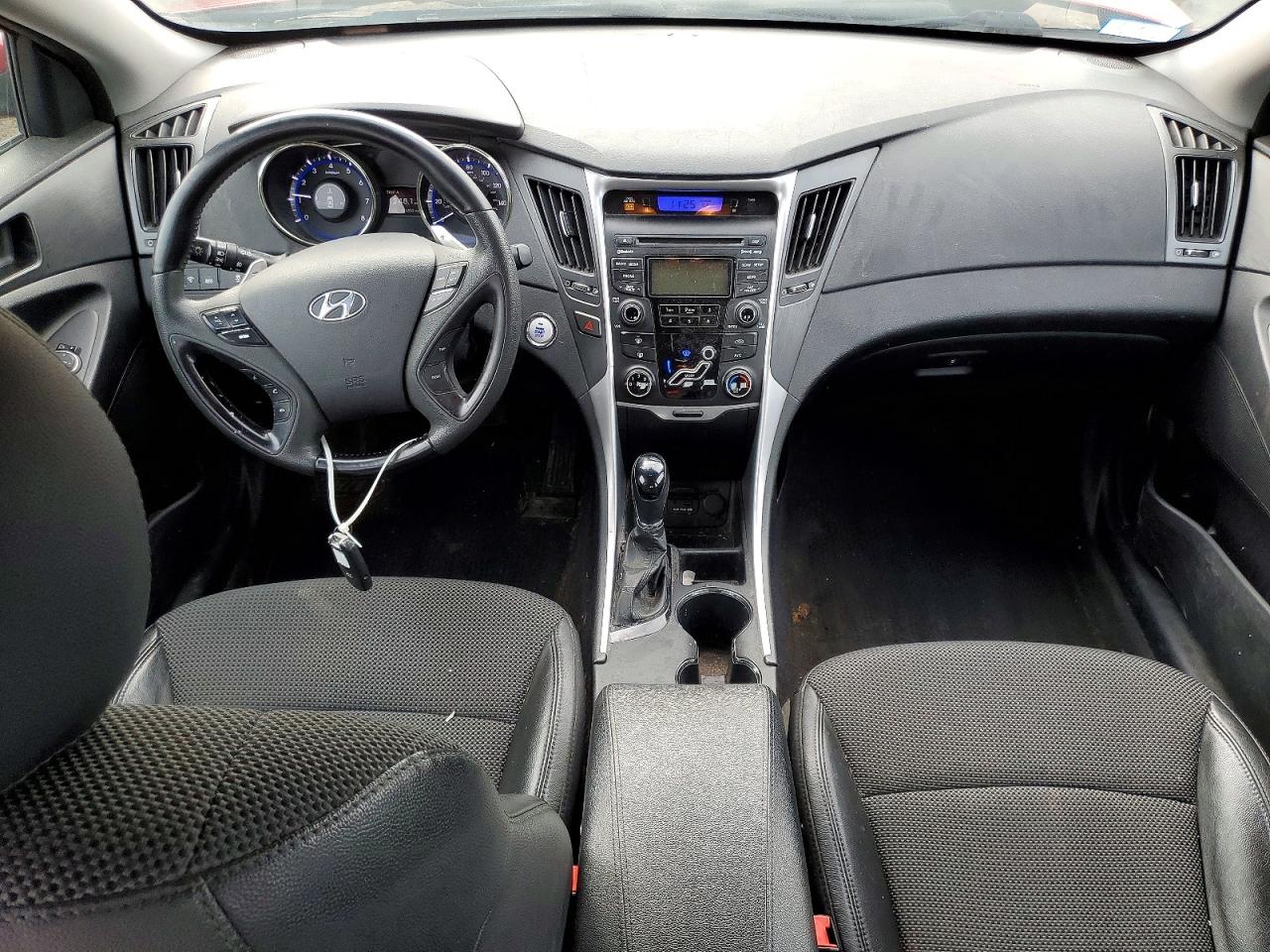 2012 HYUNDAI SONATA SE photo 8