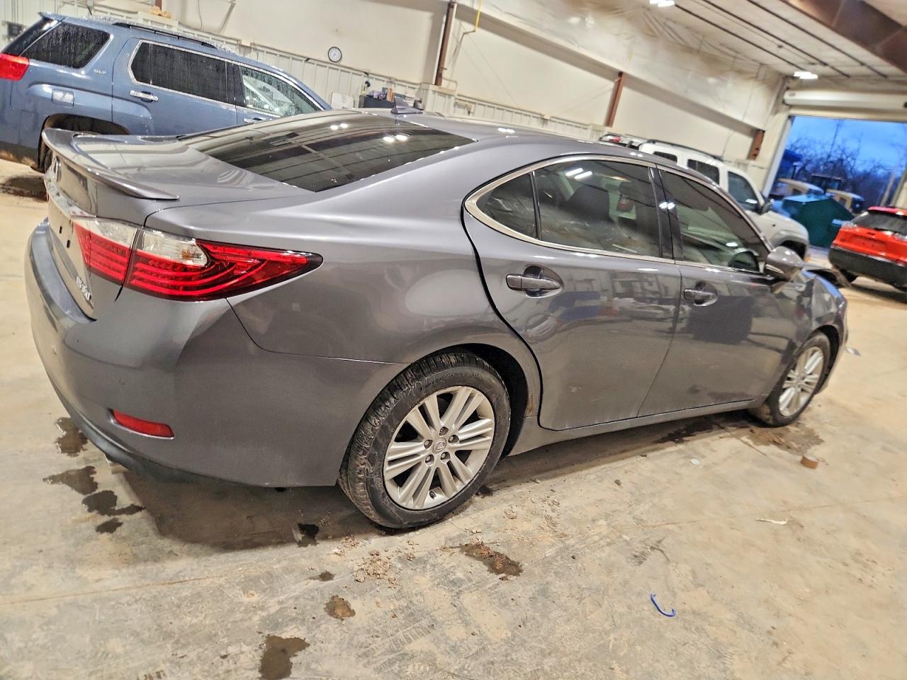 2013 LEXUS ES 350 photo 3