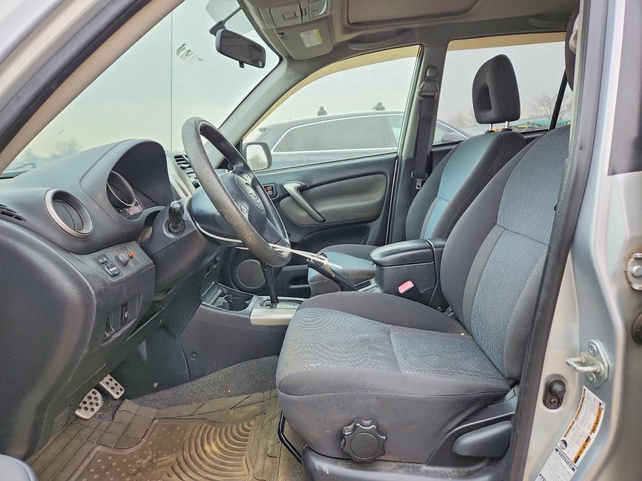 2005 TOYOTA RAV4 photo 7
