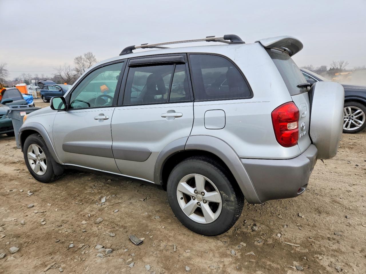 2005 TOYOTA RAV4 photo 2