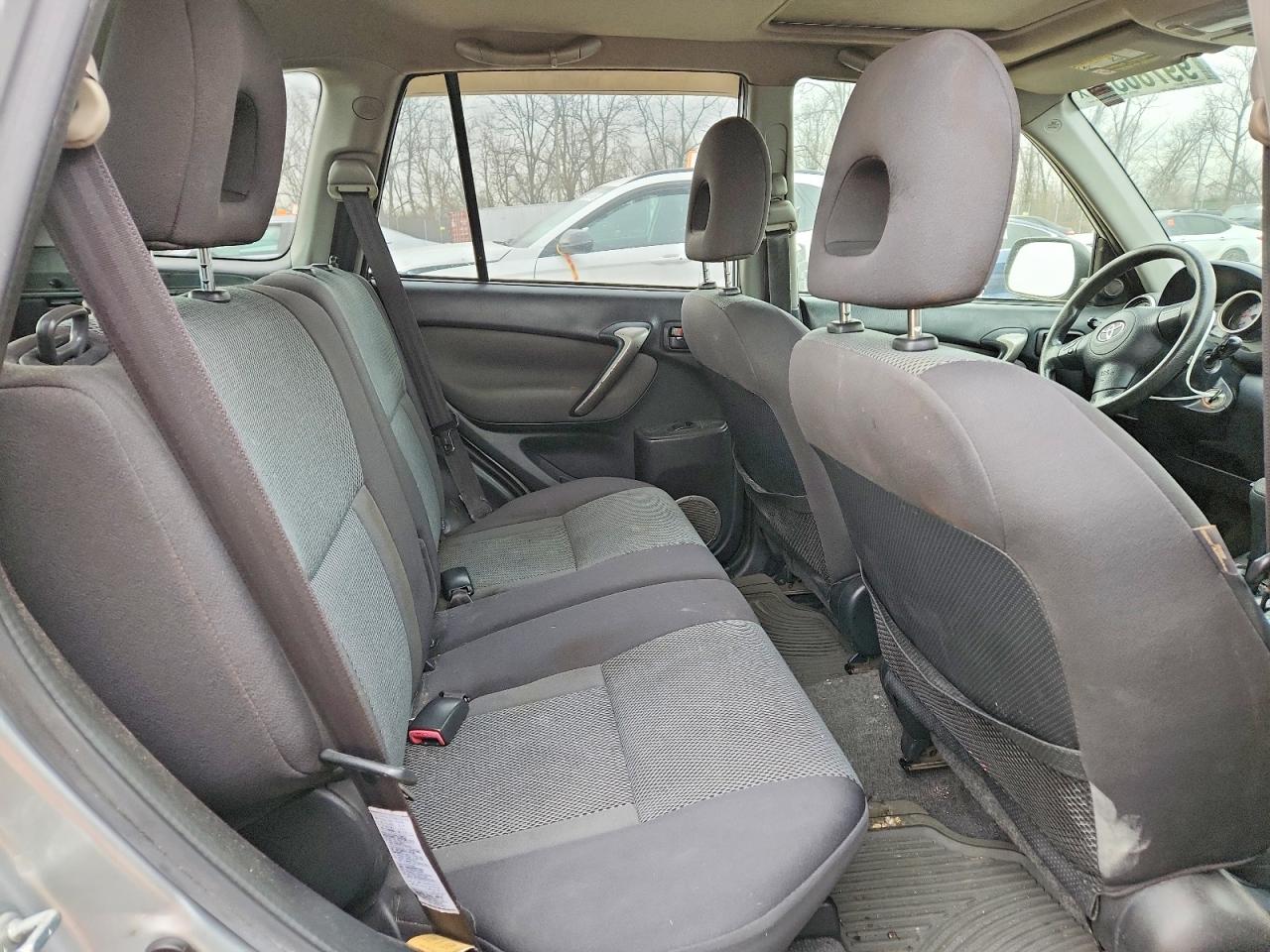 2005 TOYOTA RAV4 photo 11