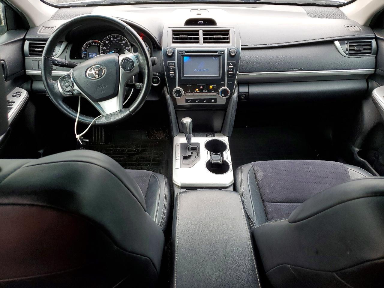 2012 TOYOTA CAMRY SE photo 8