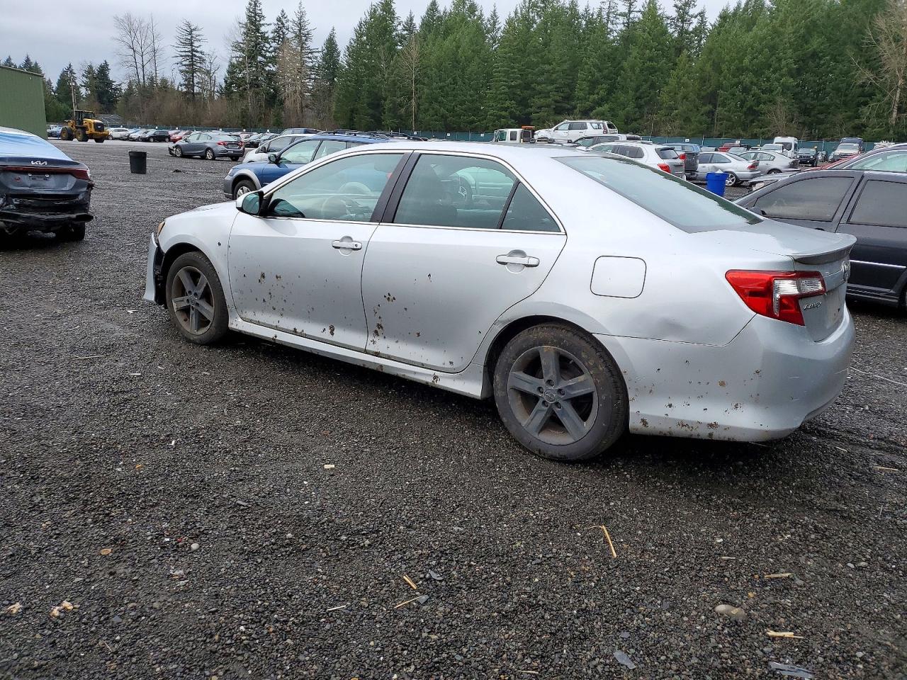 2012 TOYOTA CAMRY SE photo 2