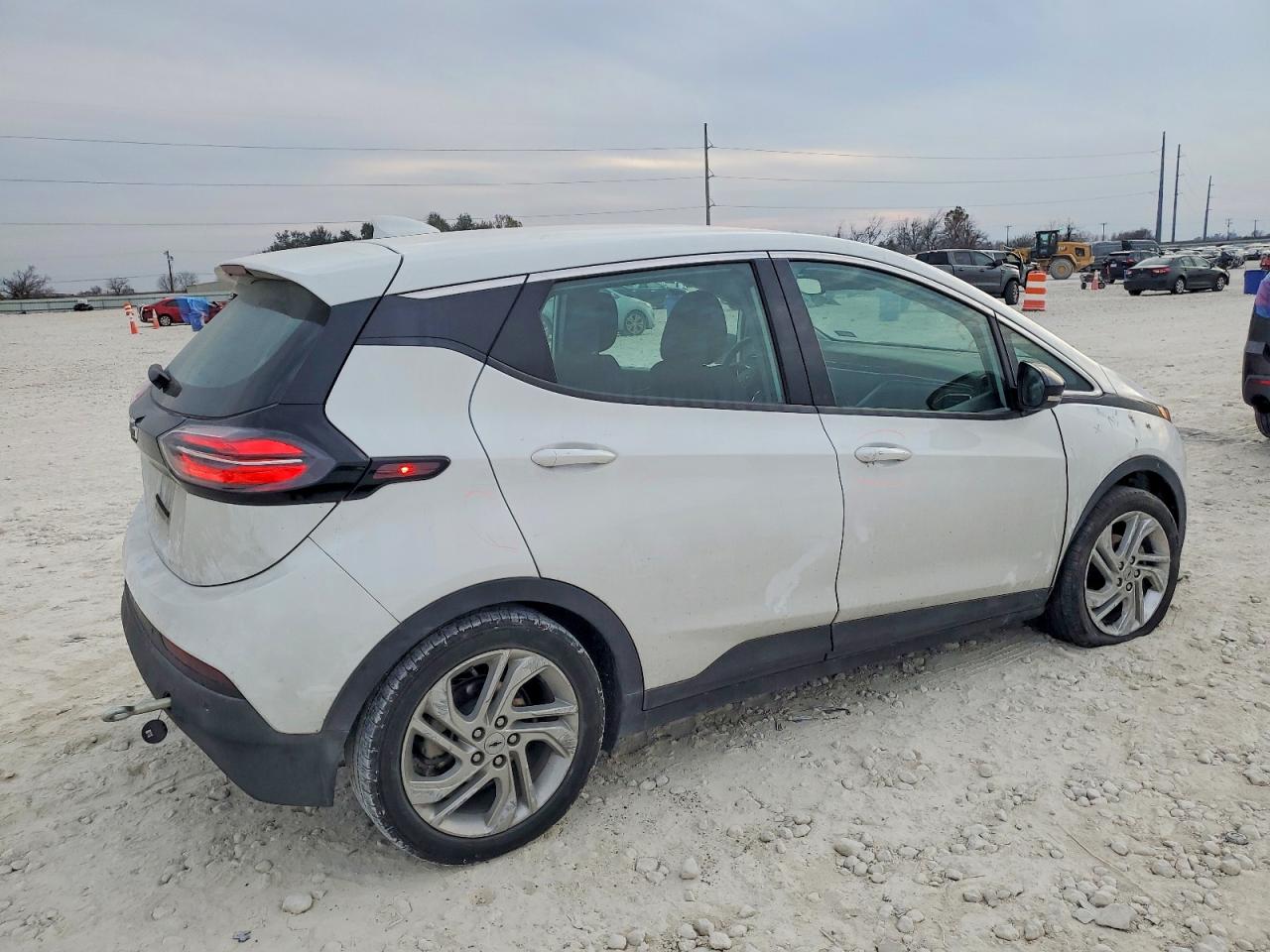 2023 CHEVROLET BOLT EV 1LT photo 3