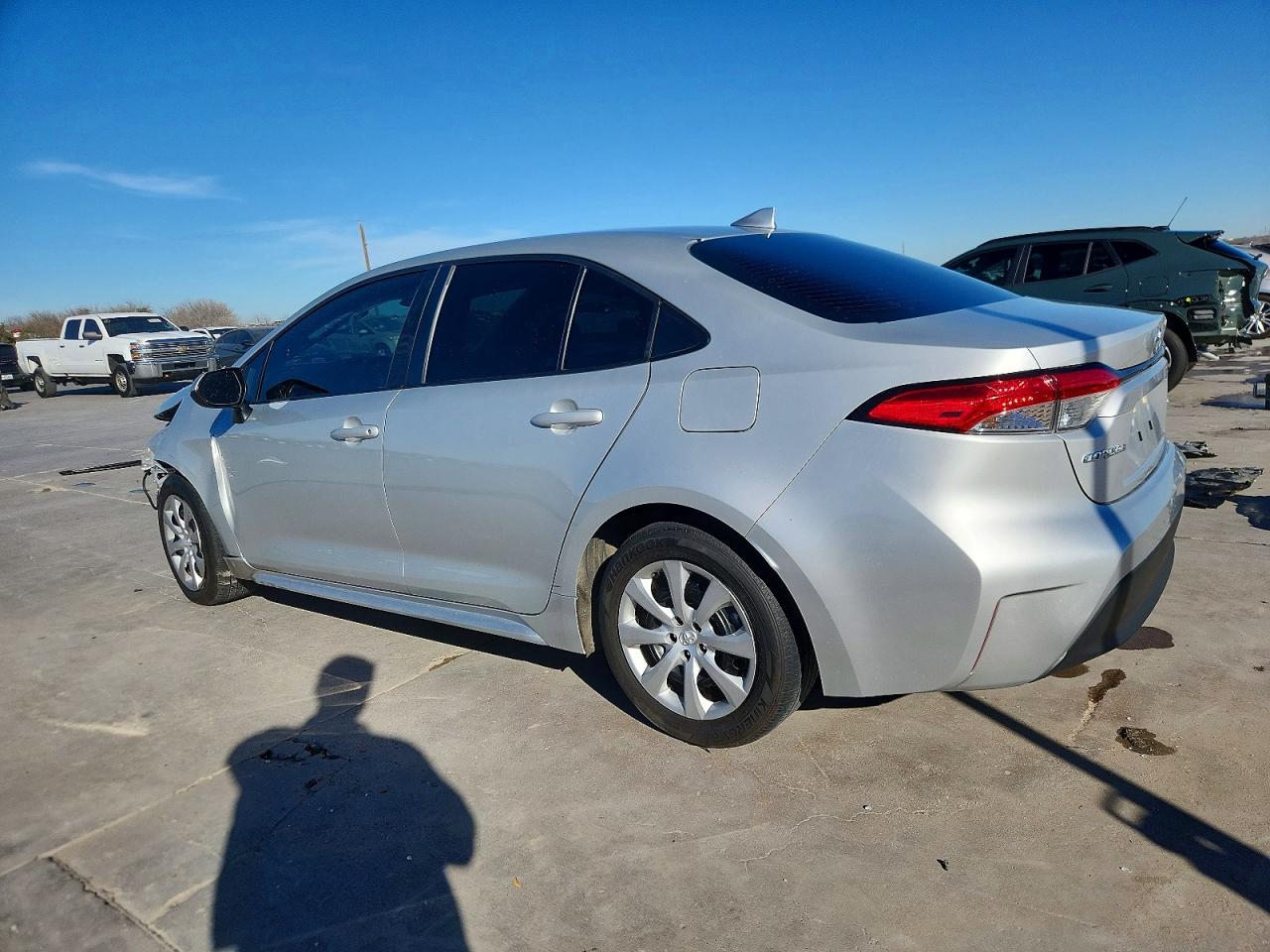 2024 TOYOTA COROLLA LE photo 2