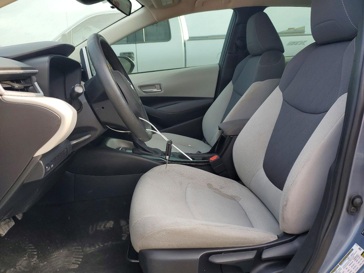 2020 TOYOTA COROLLA LE photo 13