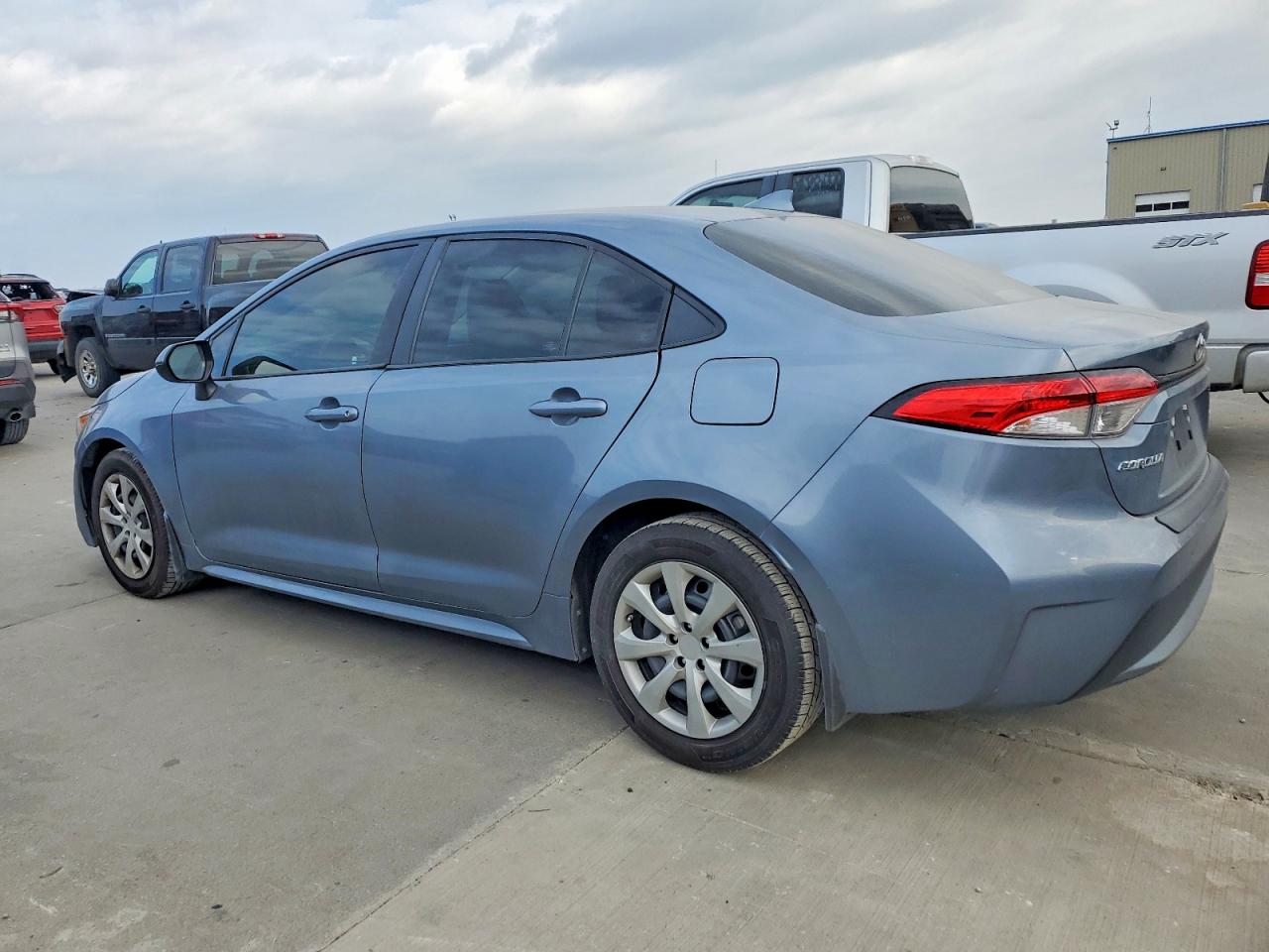 2020 TOYOTA COROLLA LE photo 3