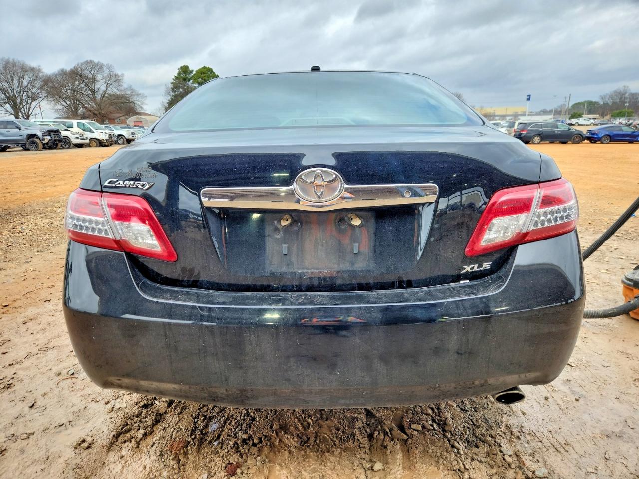2011 TOYOTA CAMRY BASE photo 6