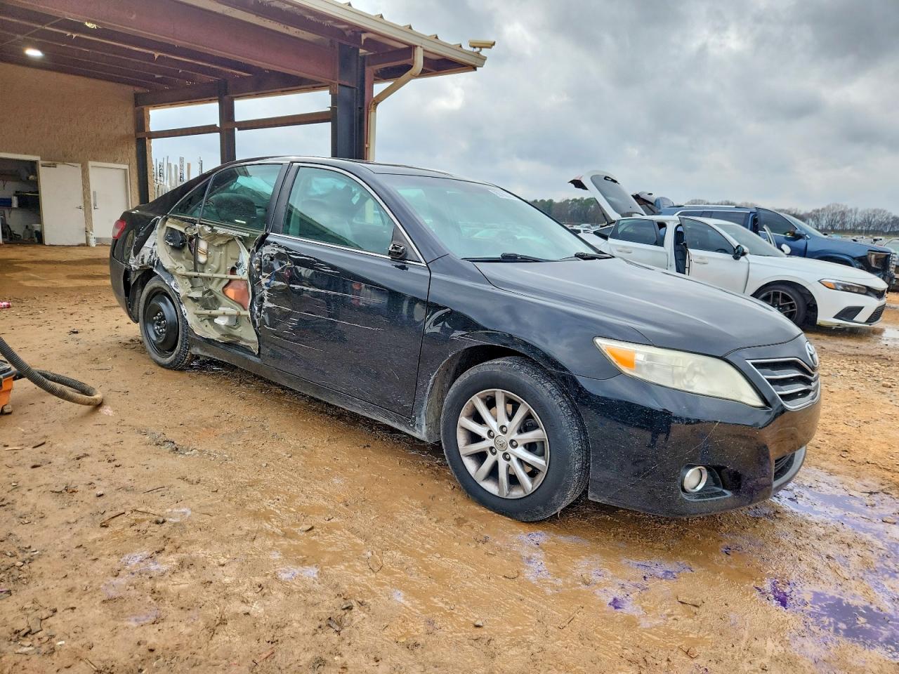 2011 TOYOTA CAMRY BASE photo 4