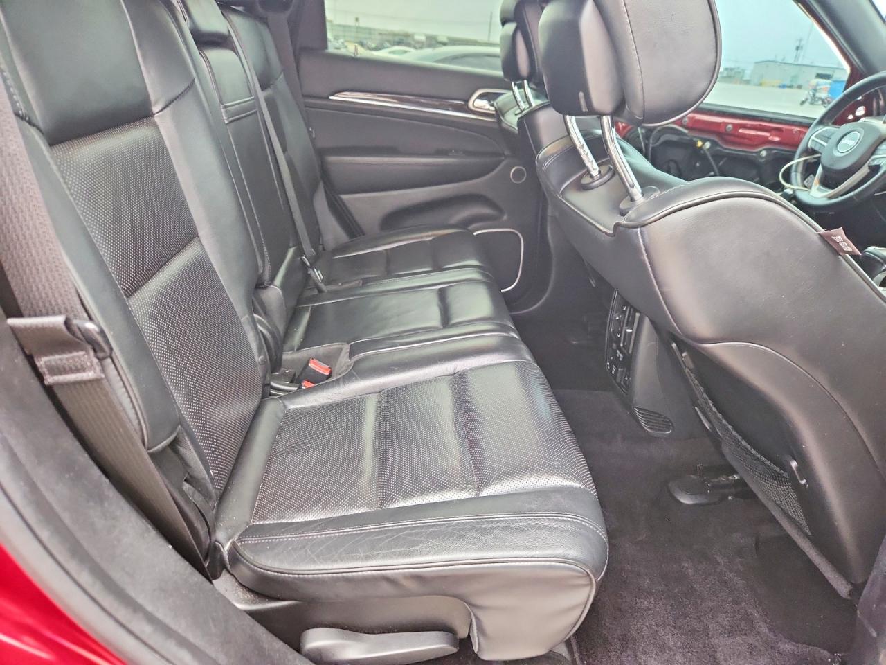 2015 JEEP GRAND CHEROKEE OVERLAND photo 10