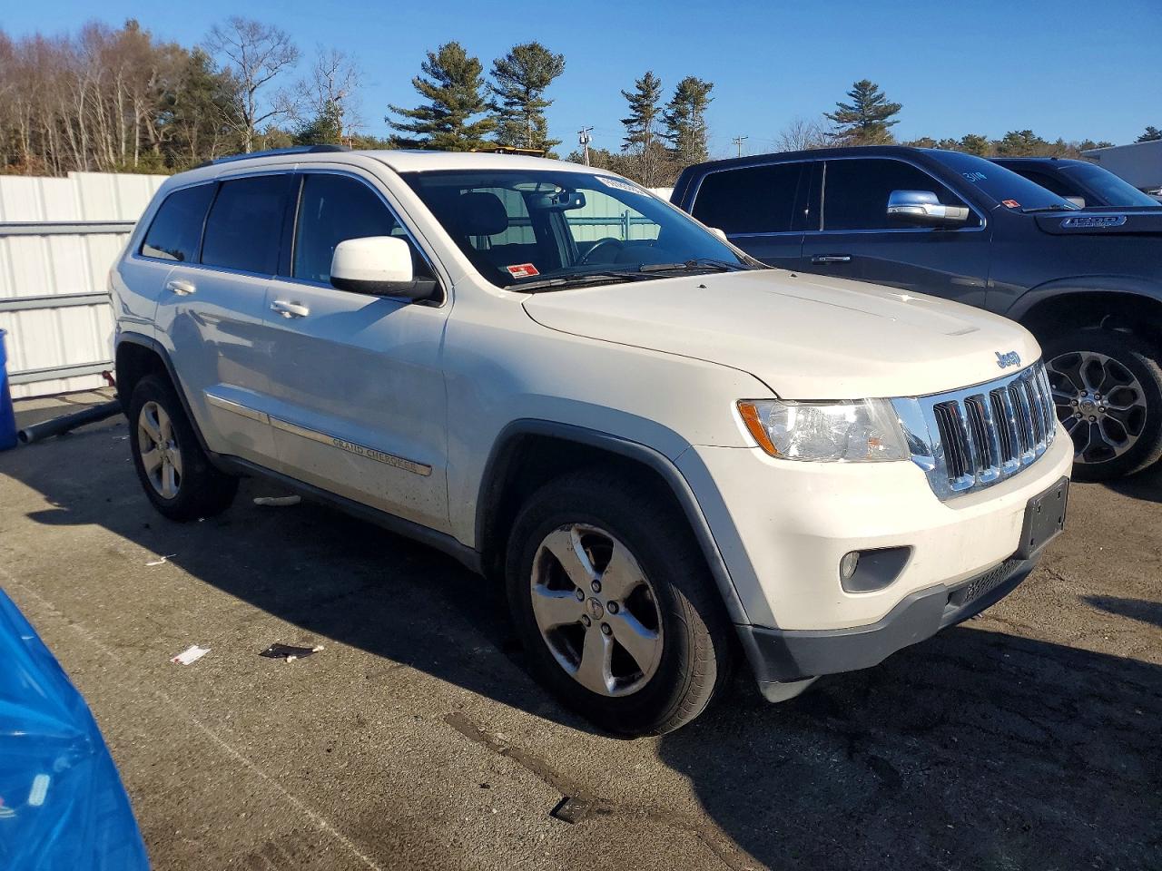 2012 JEEP GRAND CHEROKEE LAREDO photo 4