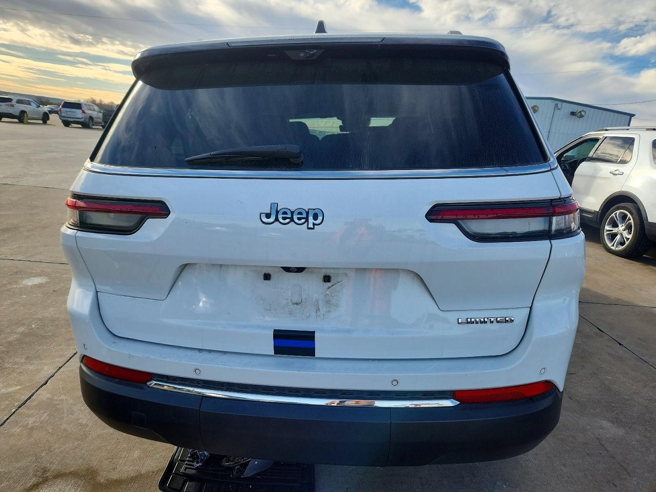 2023 JEEP GRAND CHEROKEE L LIMITED photo 6