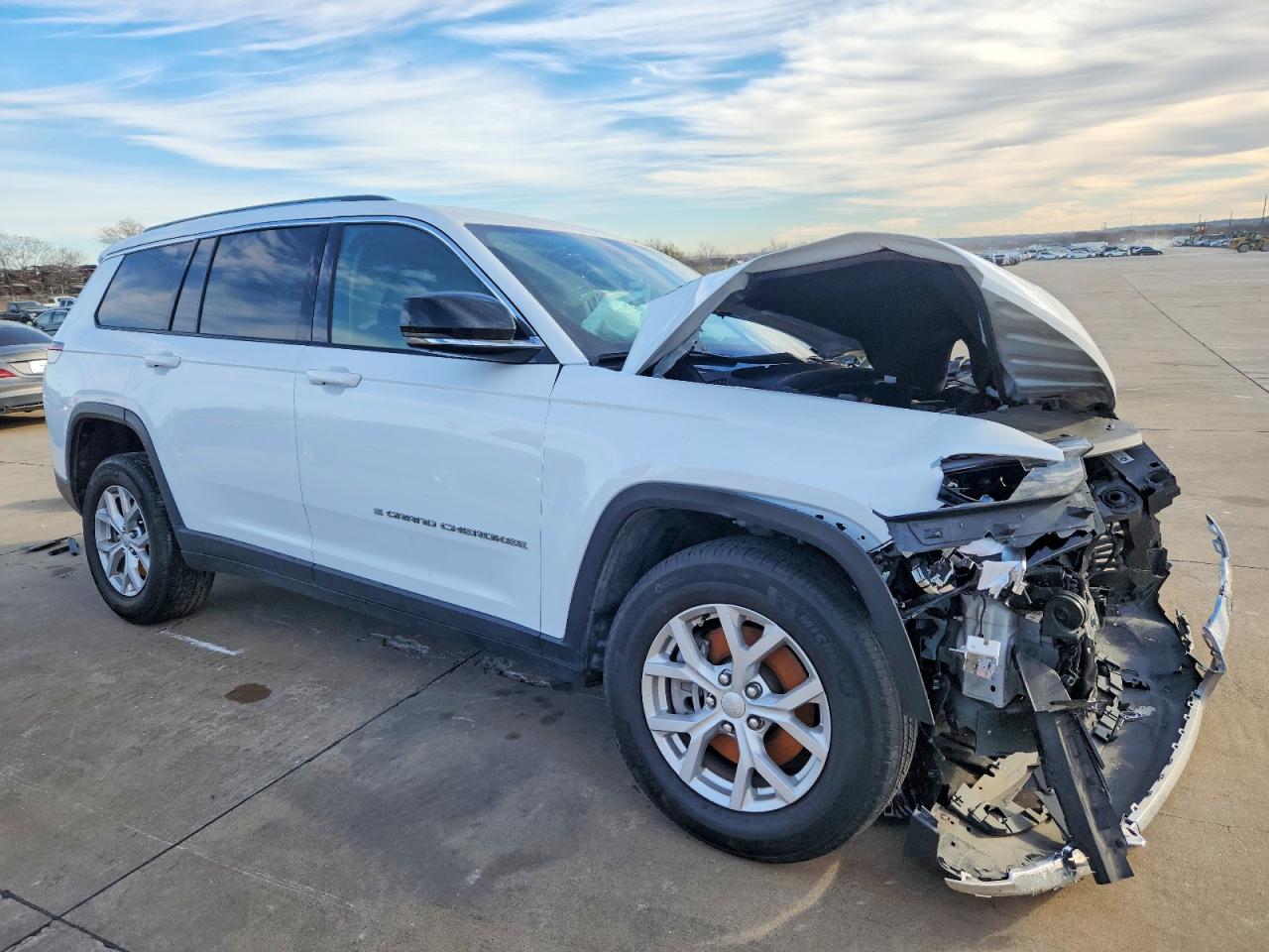 2023 JEEP GRAND CHEROKEE L LIMITED photo 4