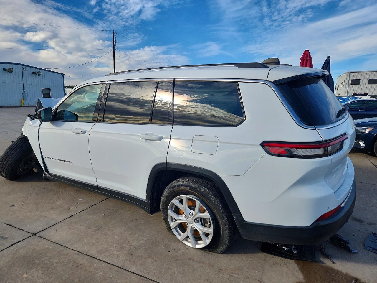 2023 JEEP GRAND CHEROKEE L LIMITED photo 2