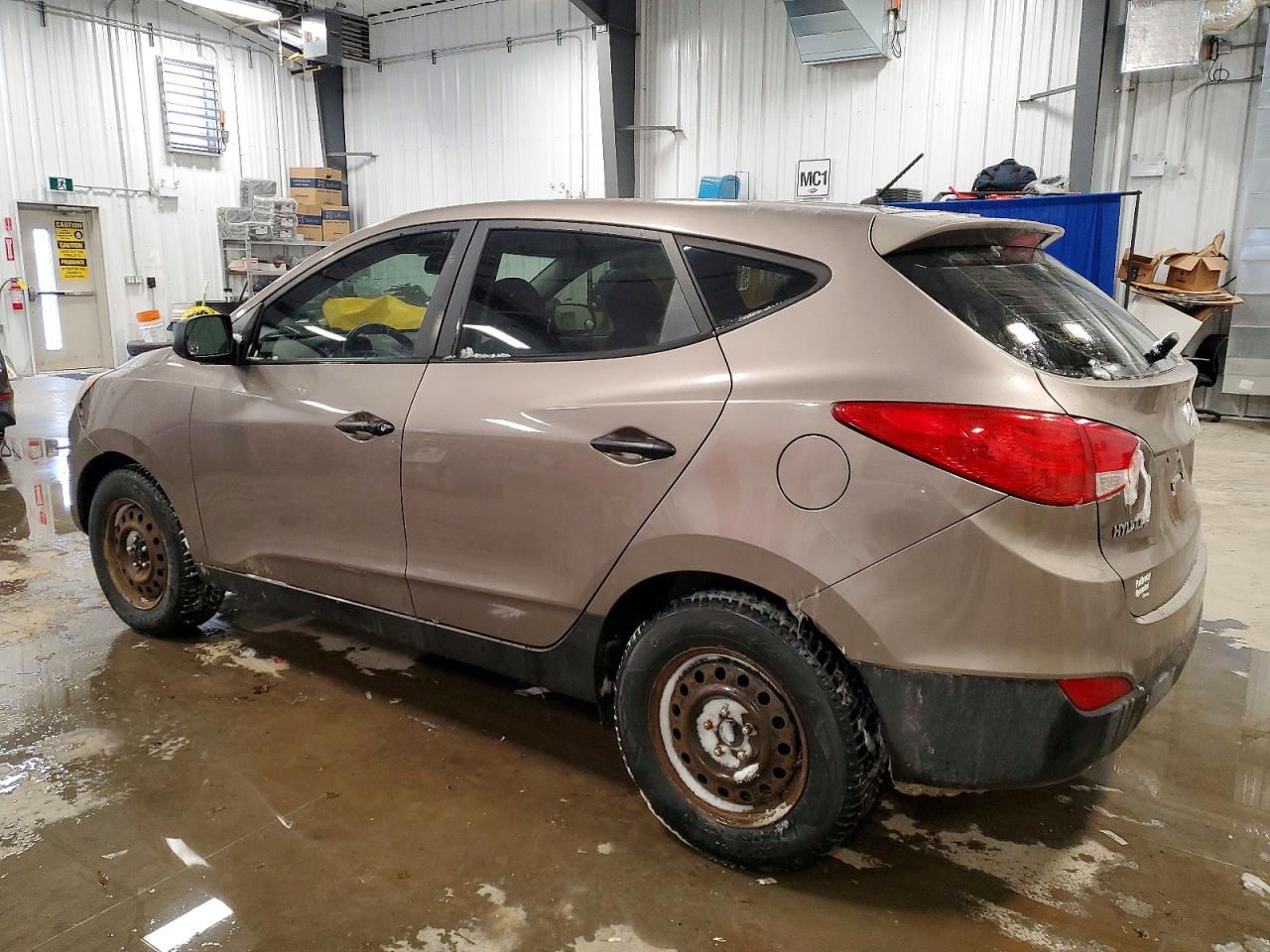 2013 HYUNDAI TUCSON GL photo 2
