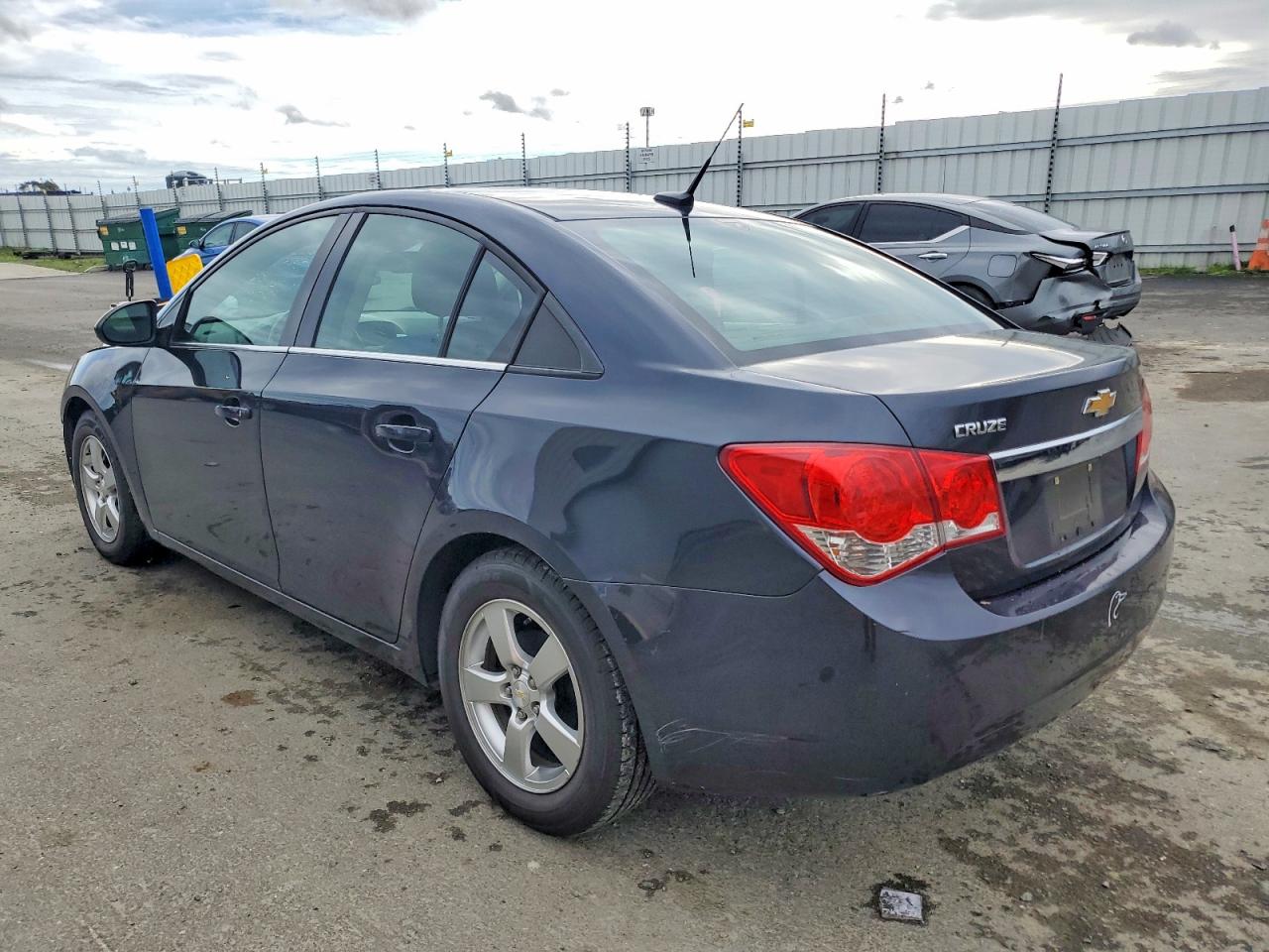 2014 CHEVROLET CRUZE LT photo 2