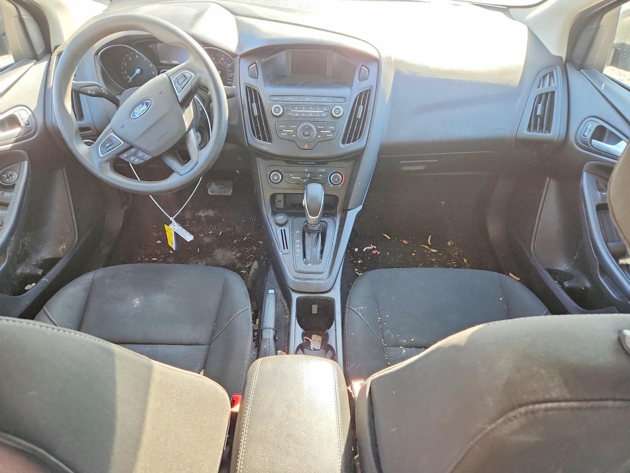 2018 FORD FOCUS SE photo 8