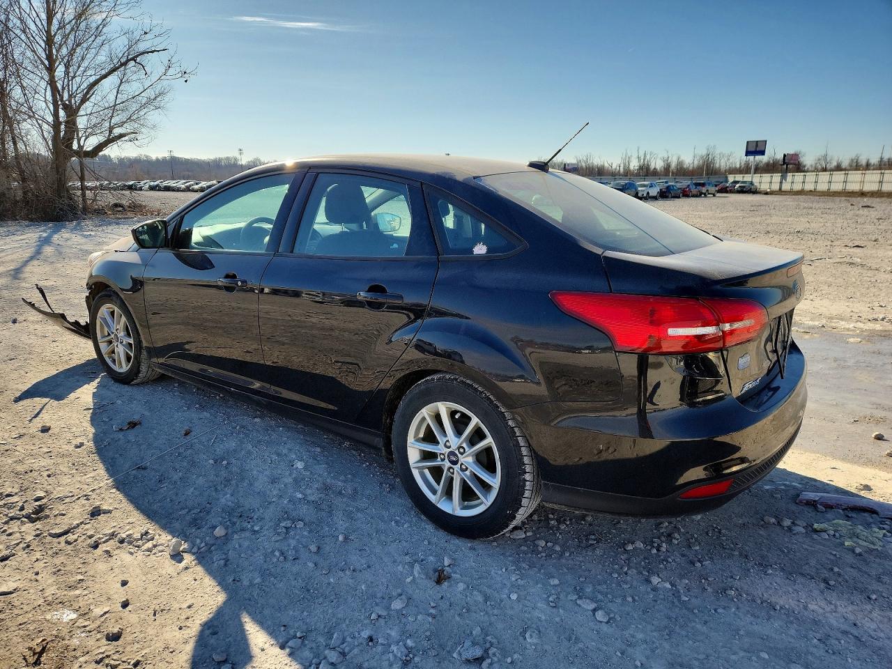 2018 FORD FOCUS SE photo 2