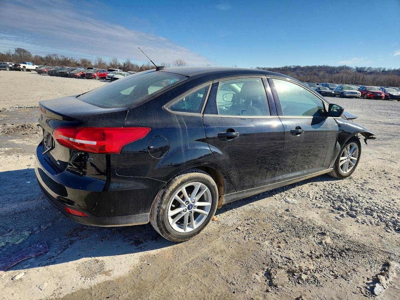 2018 FORD FOCUS SE photo 3