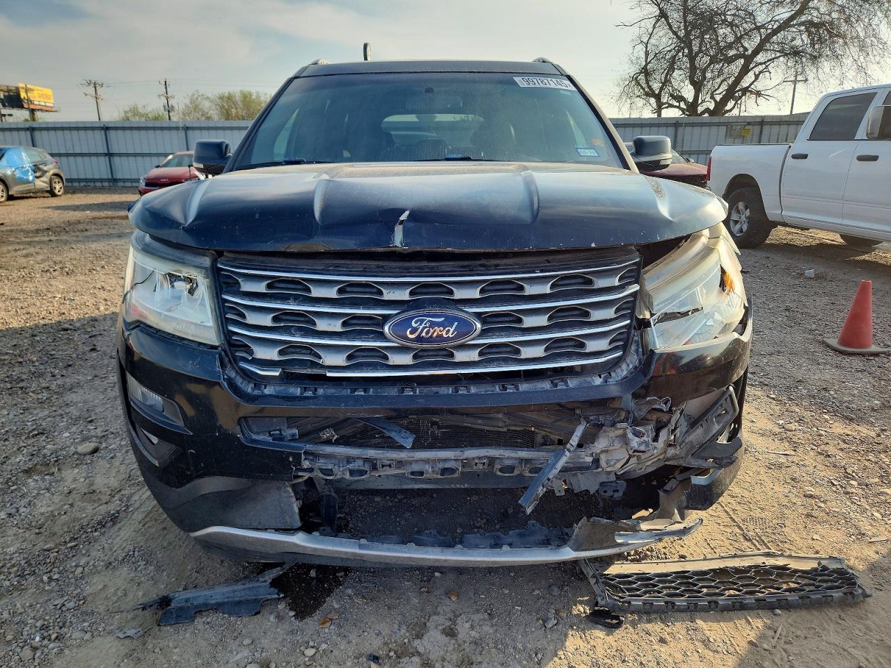 2016 FORD EXPLORER XLT photo 5