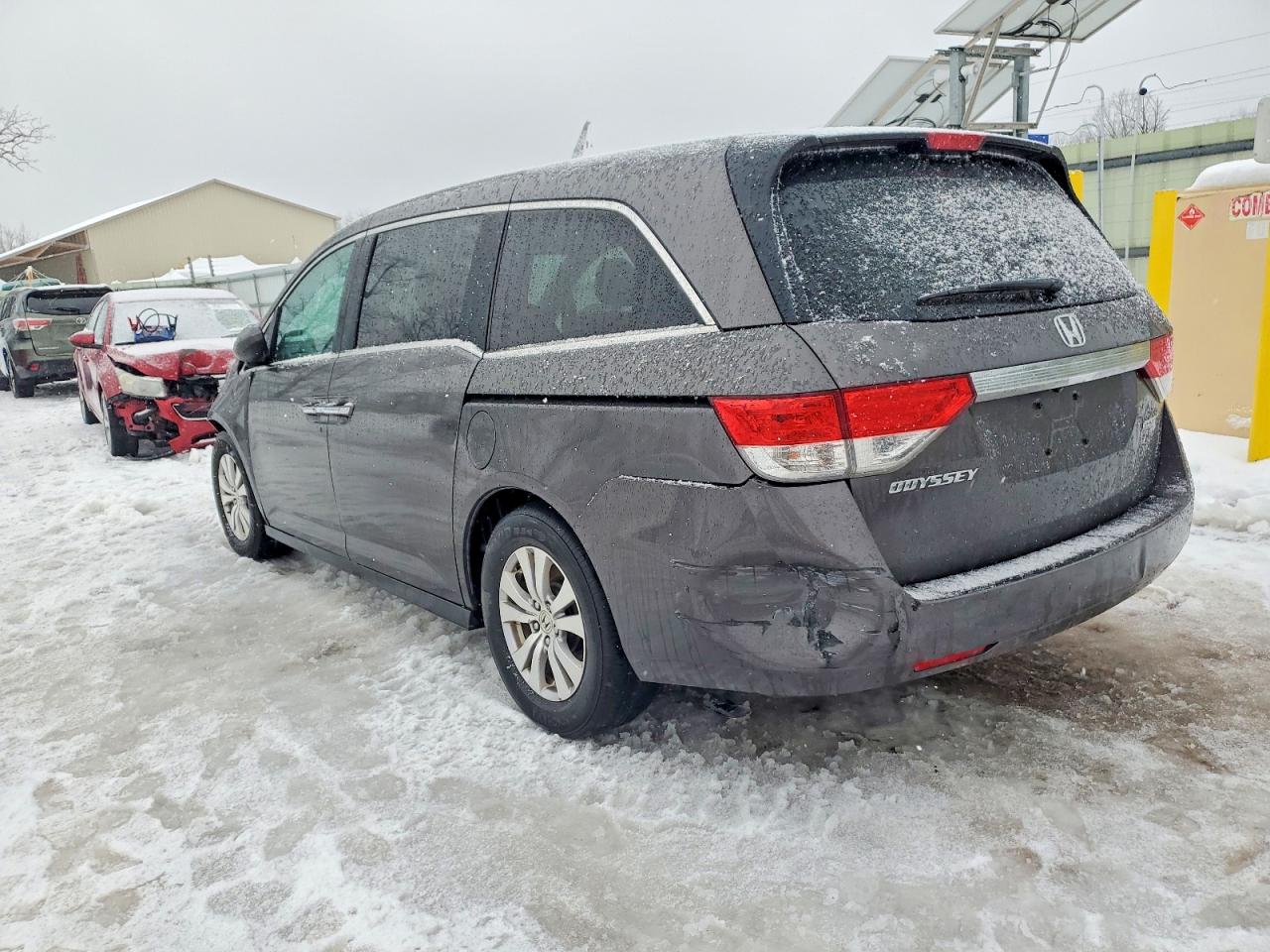 2016 HONDA ODYSSEY SE photo 2