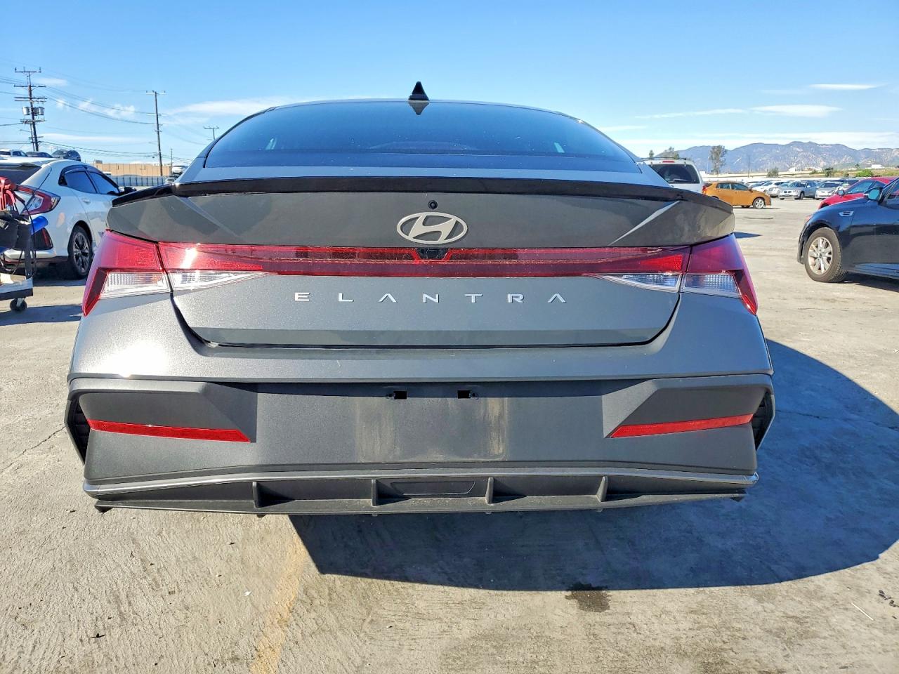 2025 HYUNDAI ELANTRA SEL SPORT photo 6
