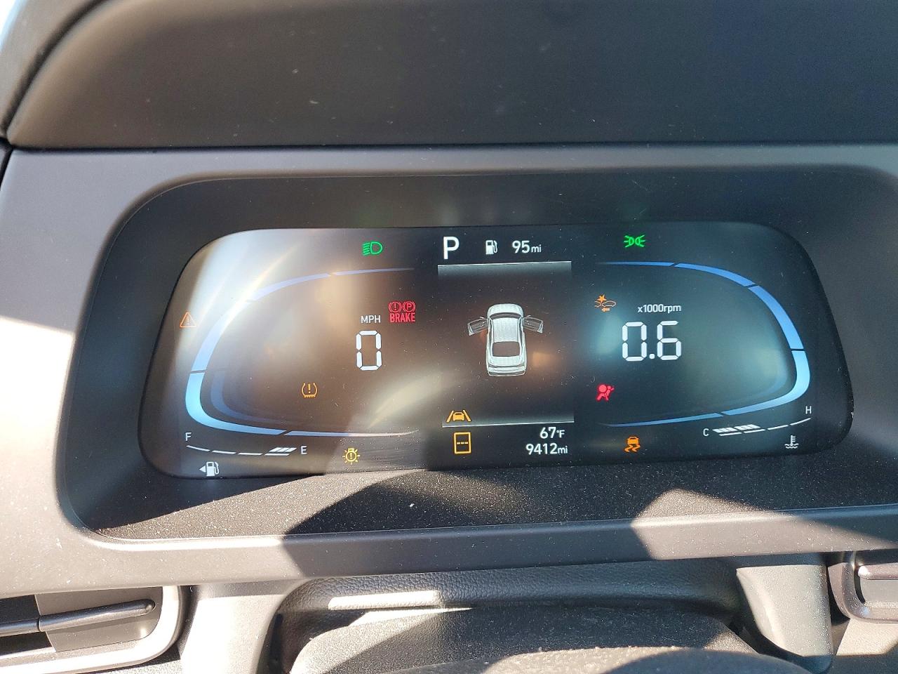 2025 HYUNDAI ELANTRA SEL SPORT photo 9