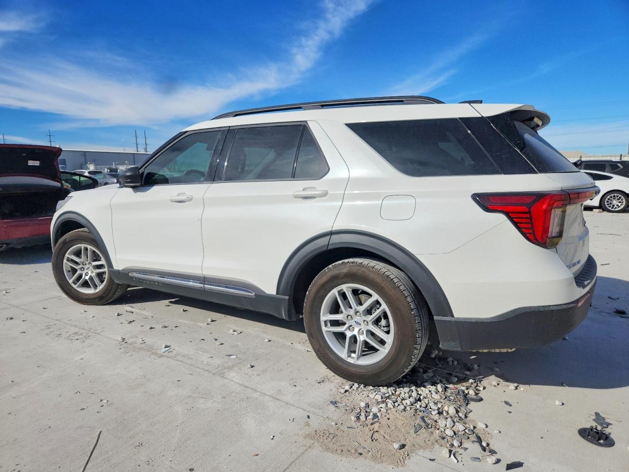 2025 FORD EXPLORER ACTIVE photo 2