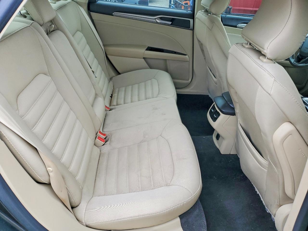 2015 FORD FUSION SE photo 10