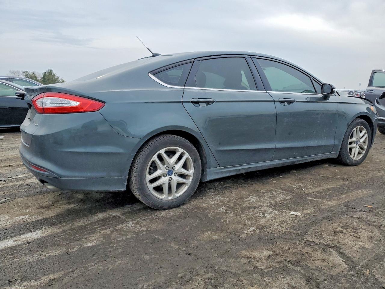 2015 FORD FUSION SE photo 3