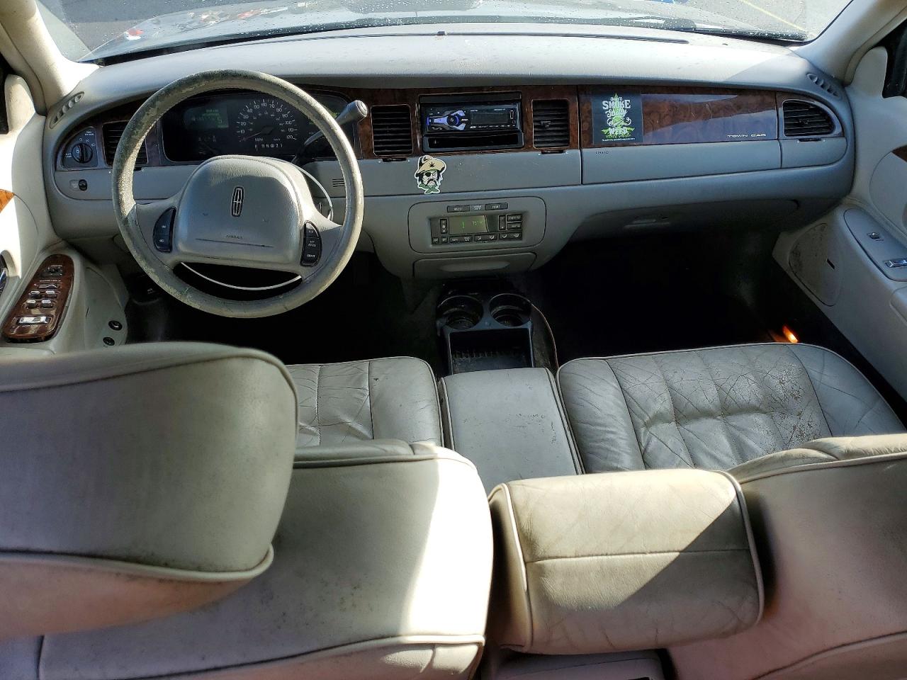 1998 LINCOLN TOWN CAR EXECUTIVE photo 8