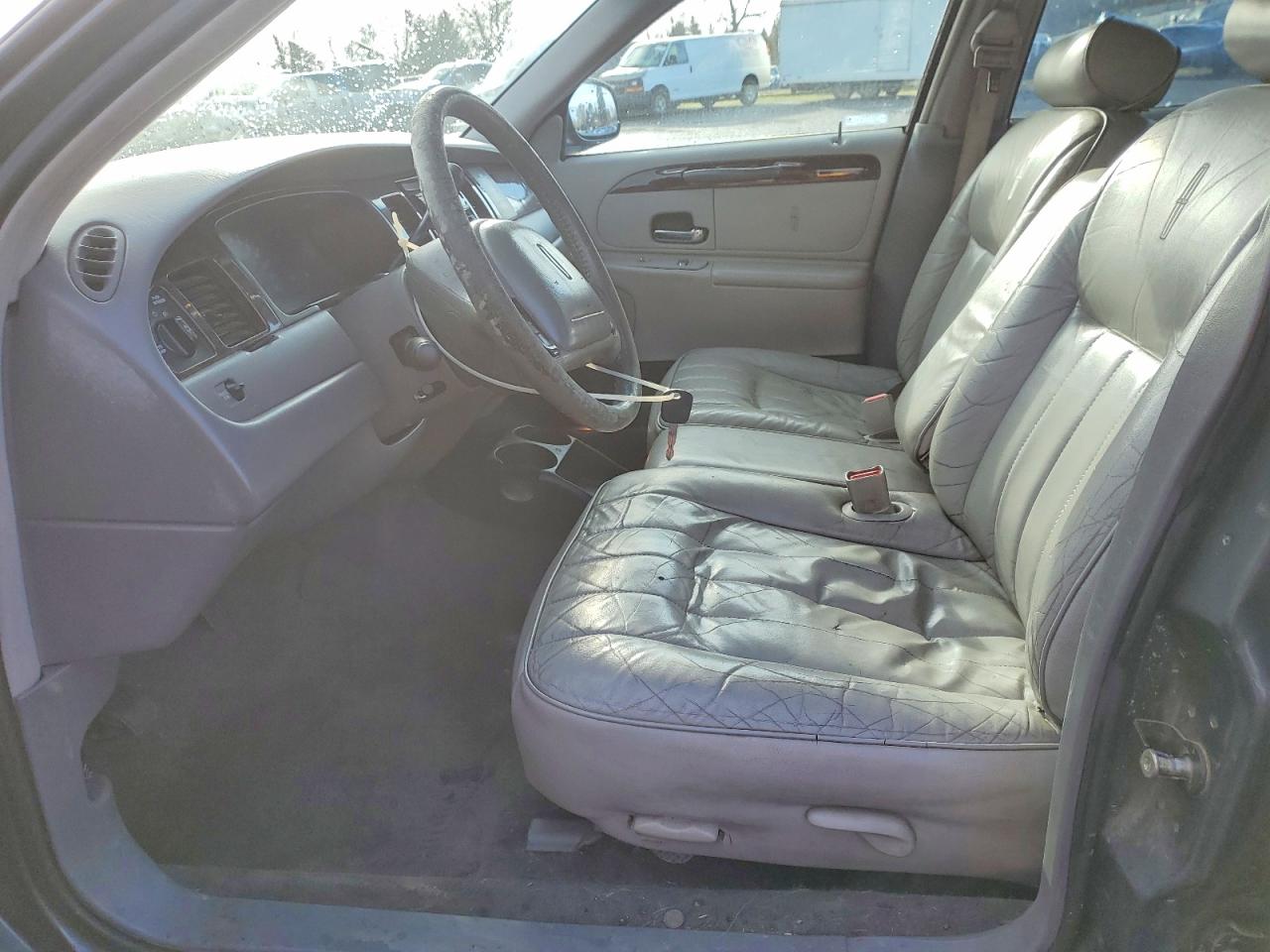 1998 LINCOLN TOWN CAR EXECUTIVE photo 7