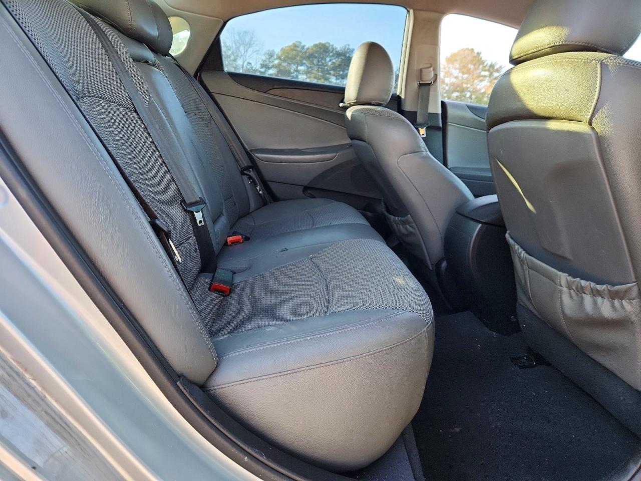 2012 HYUNDAI SONATA SE photo 10