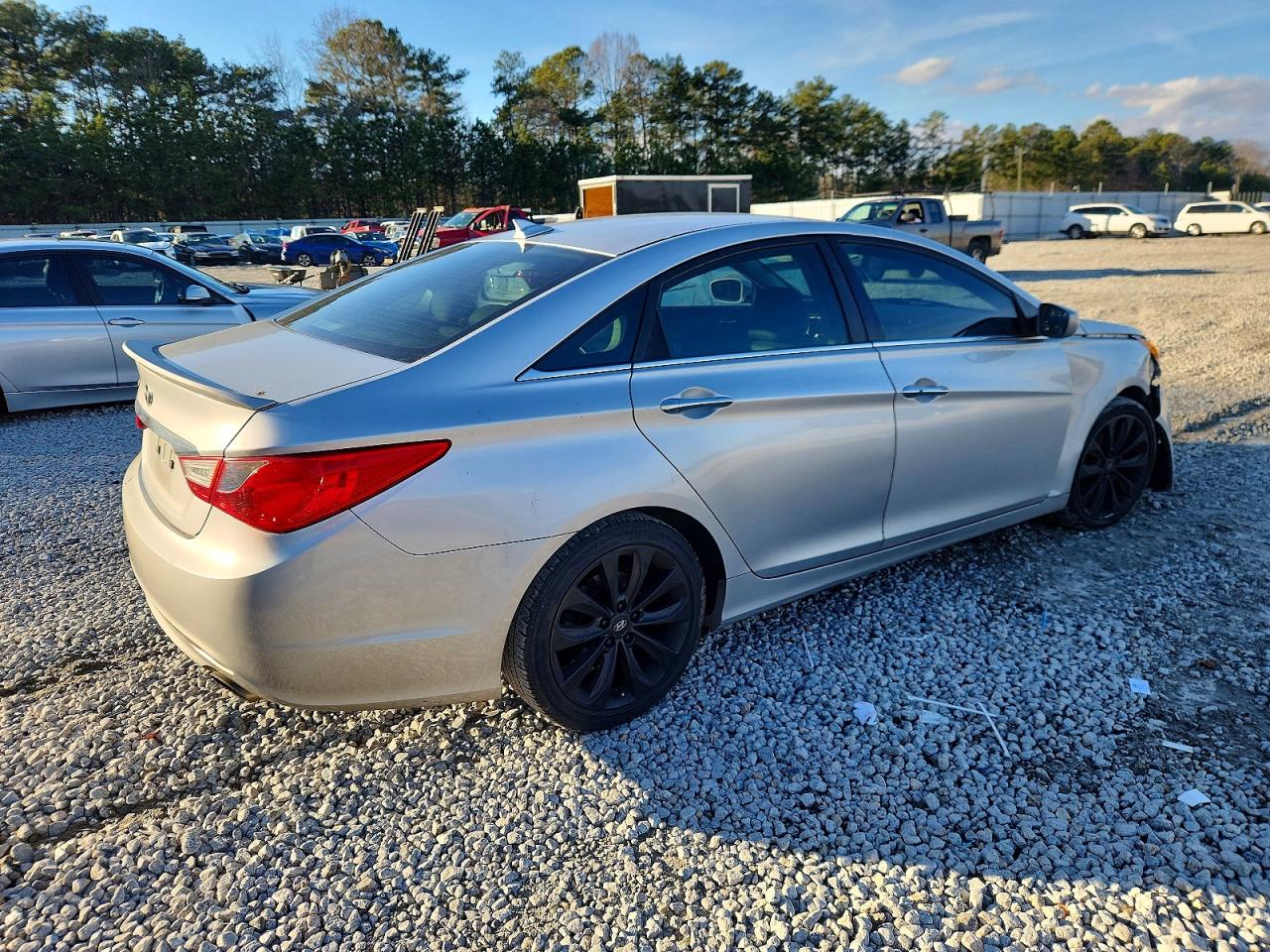 2012 HYUNDAI SONATA SE photo 3