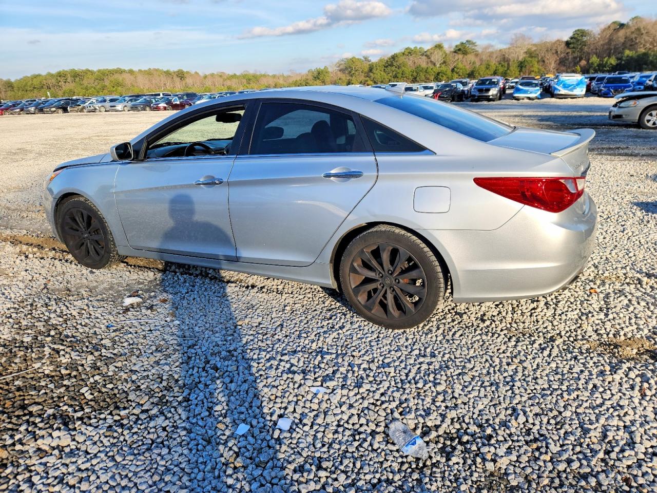 2012 HYUNDAI SONATA SE photo 2