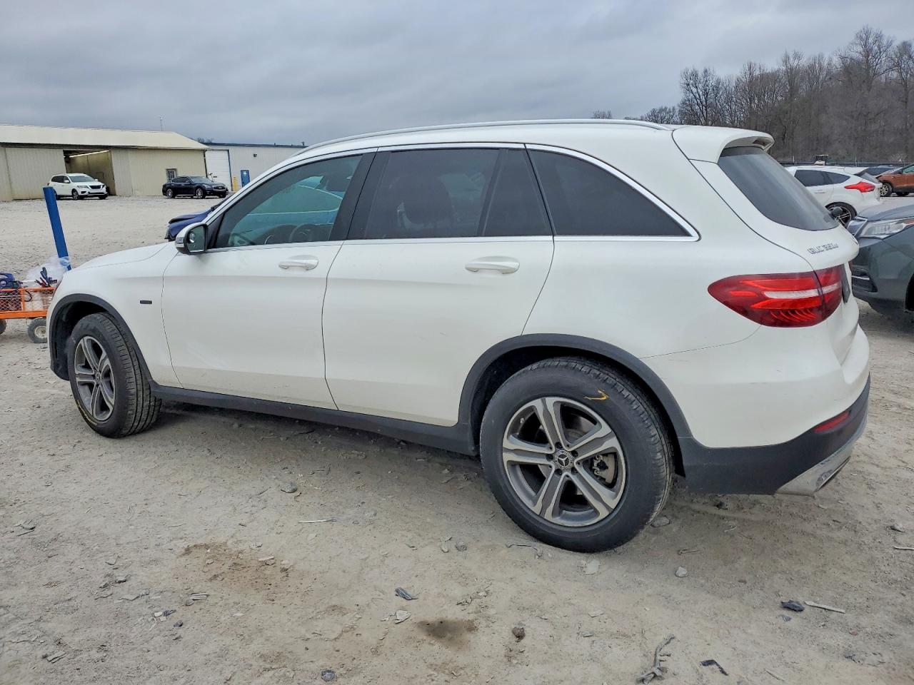 2018 MERCEDES-BENZ GLC 350E photo 2