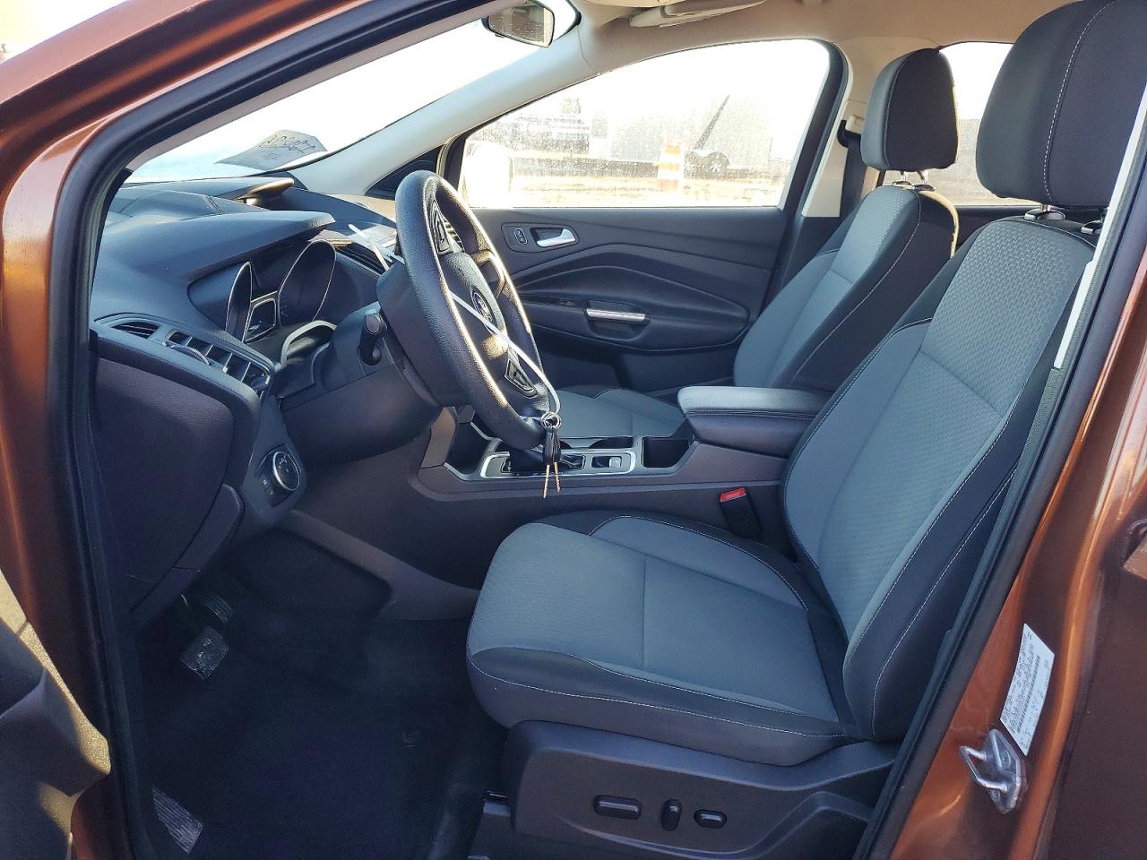 2017 FORD ESCAPE SE photo 13