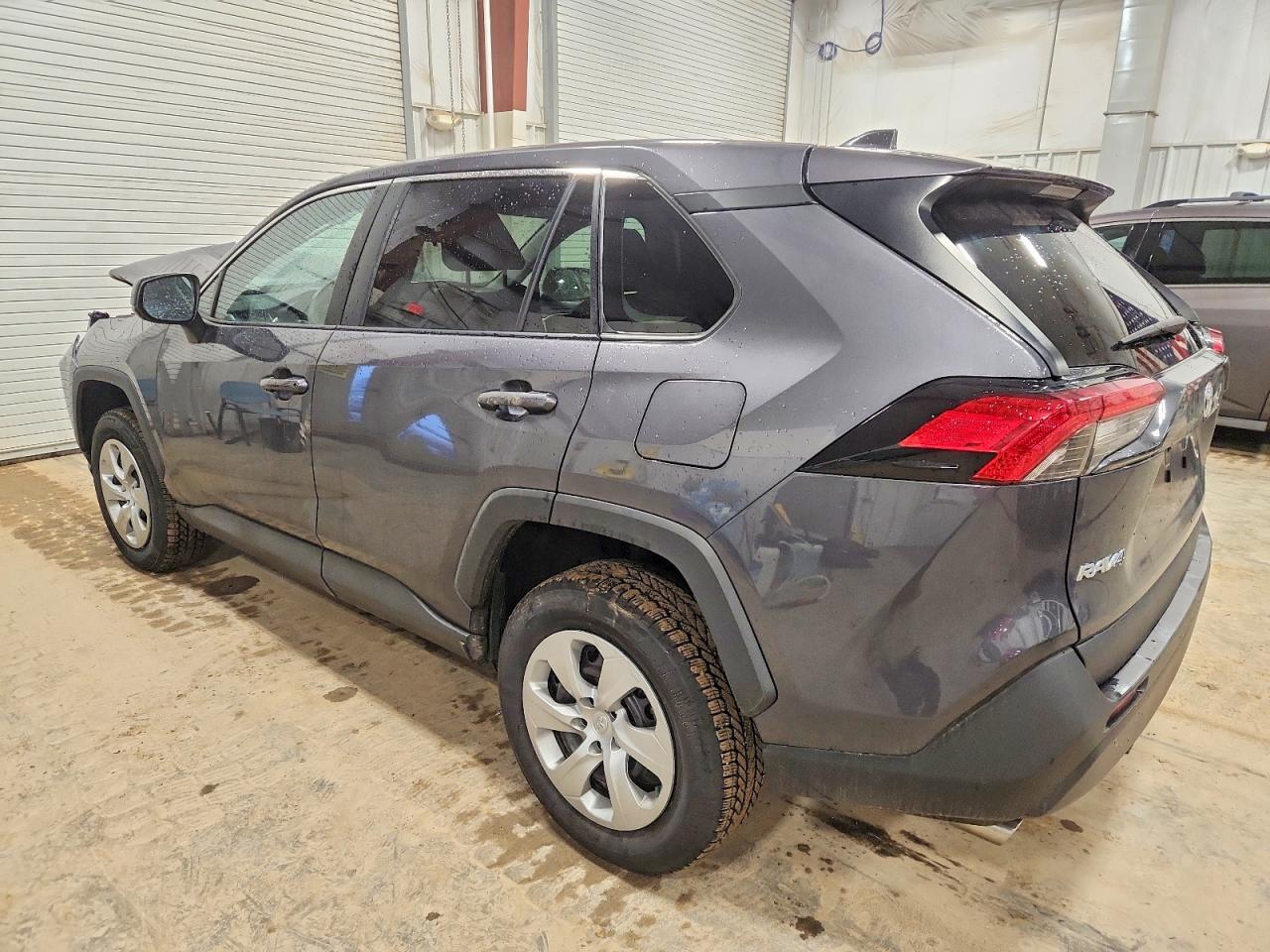 2022 TOYOTA RAV4 LE photo 2