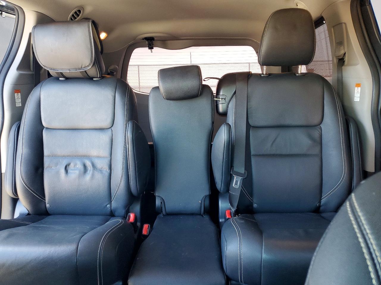 2020 TOYOTA SIENNA SE photo 10