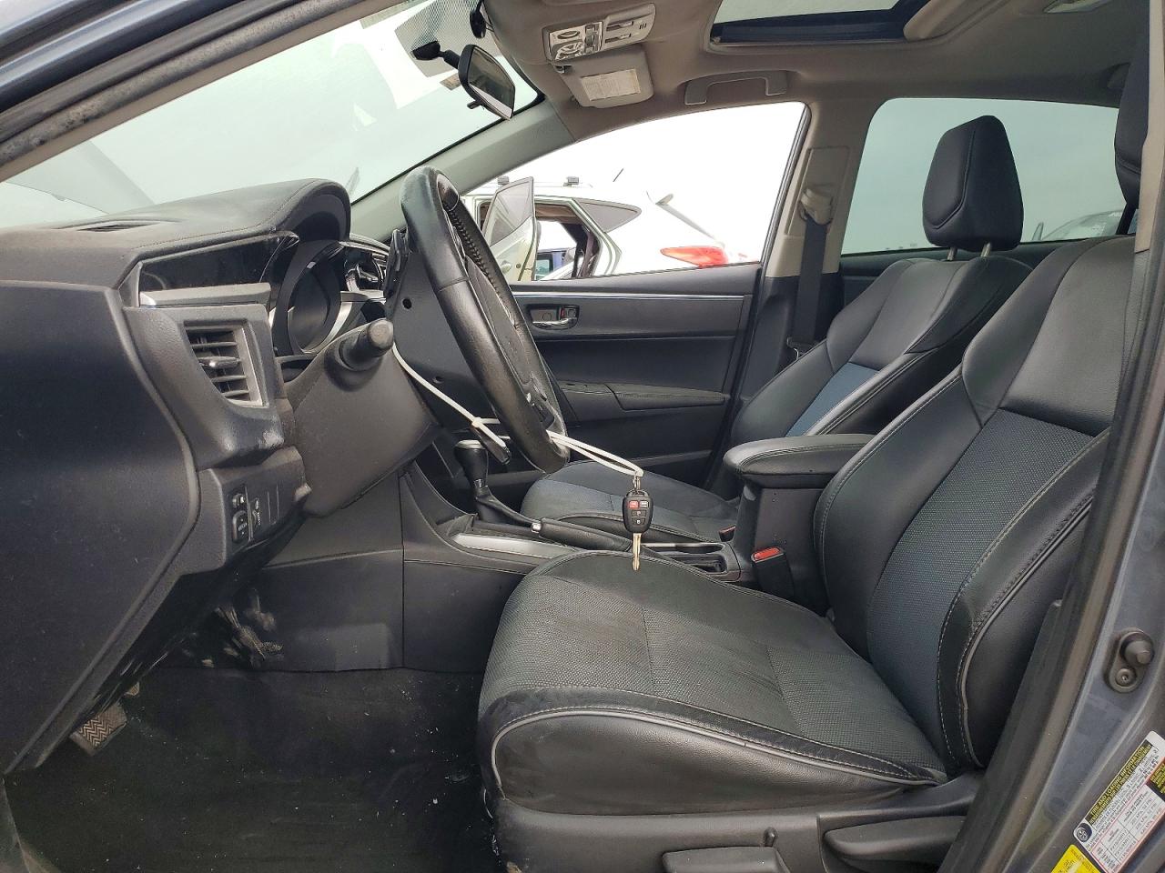 2015 TOYOTA COROLLA L photo 7