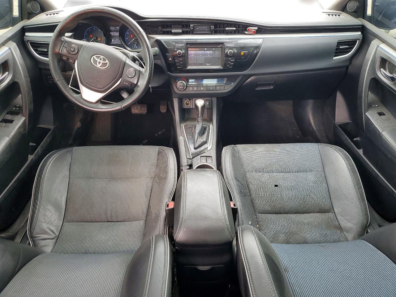 2015 TOYOTA COROLLA L photo 8