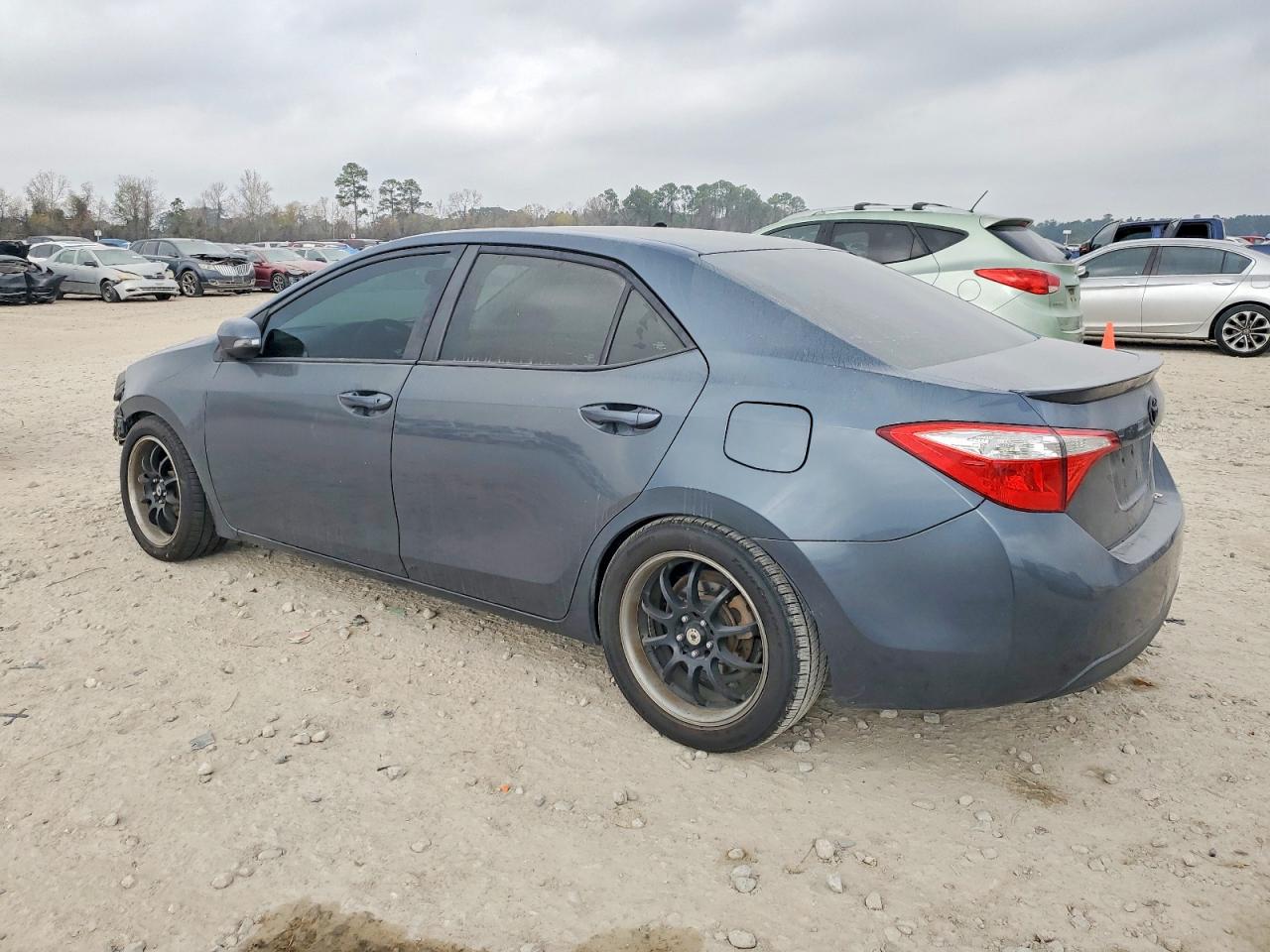 2015 TOYOTA COROLLA L photo 2
